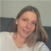 Graduada en Derecho en la Universidad de Granada. Experiencia de un año dando clases online de español.